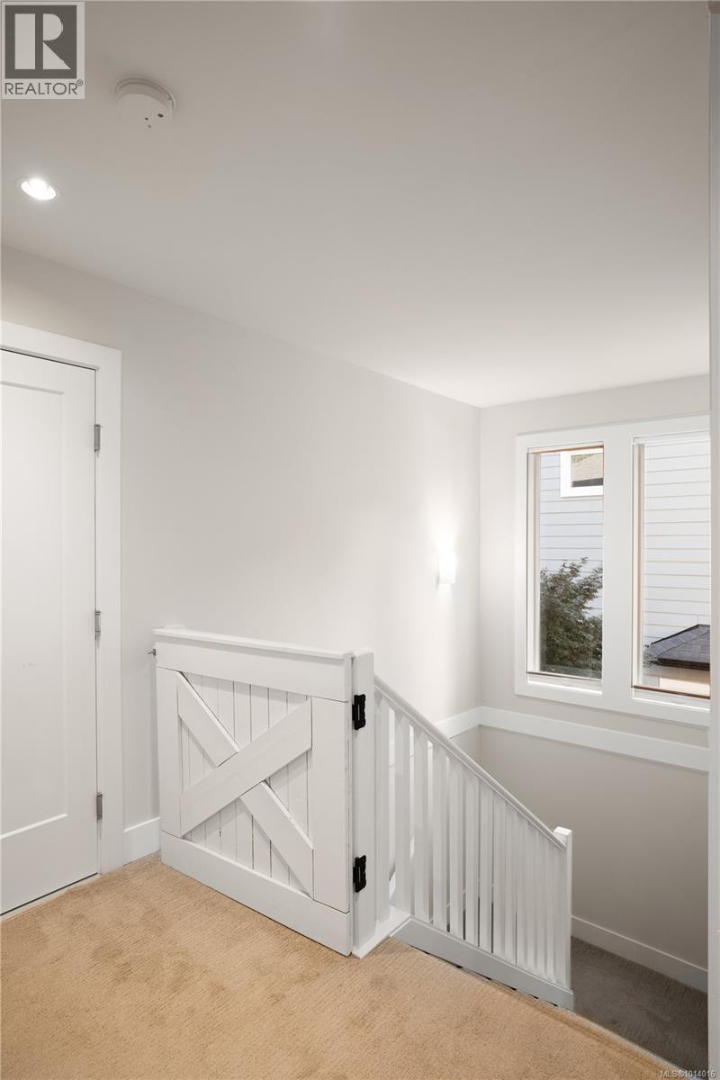  839 Ashbury Avenue, Langford