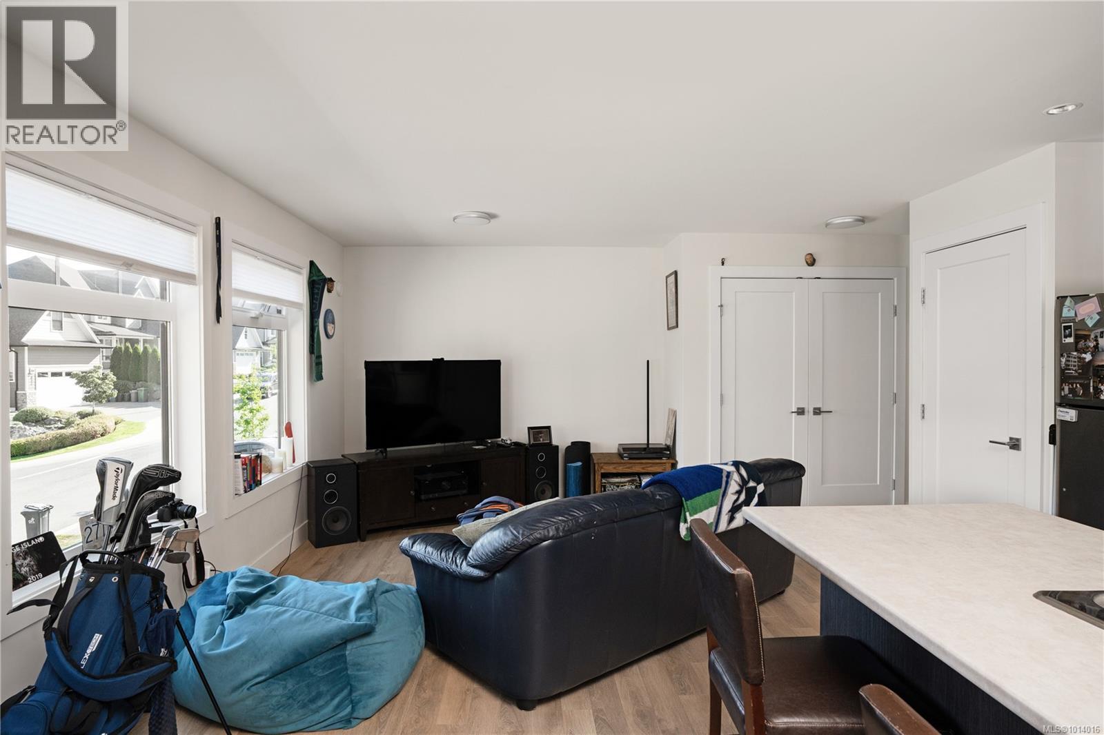  839 Ashbury Avenue, Langford