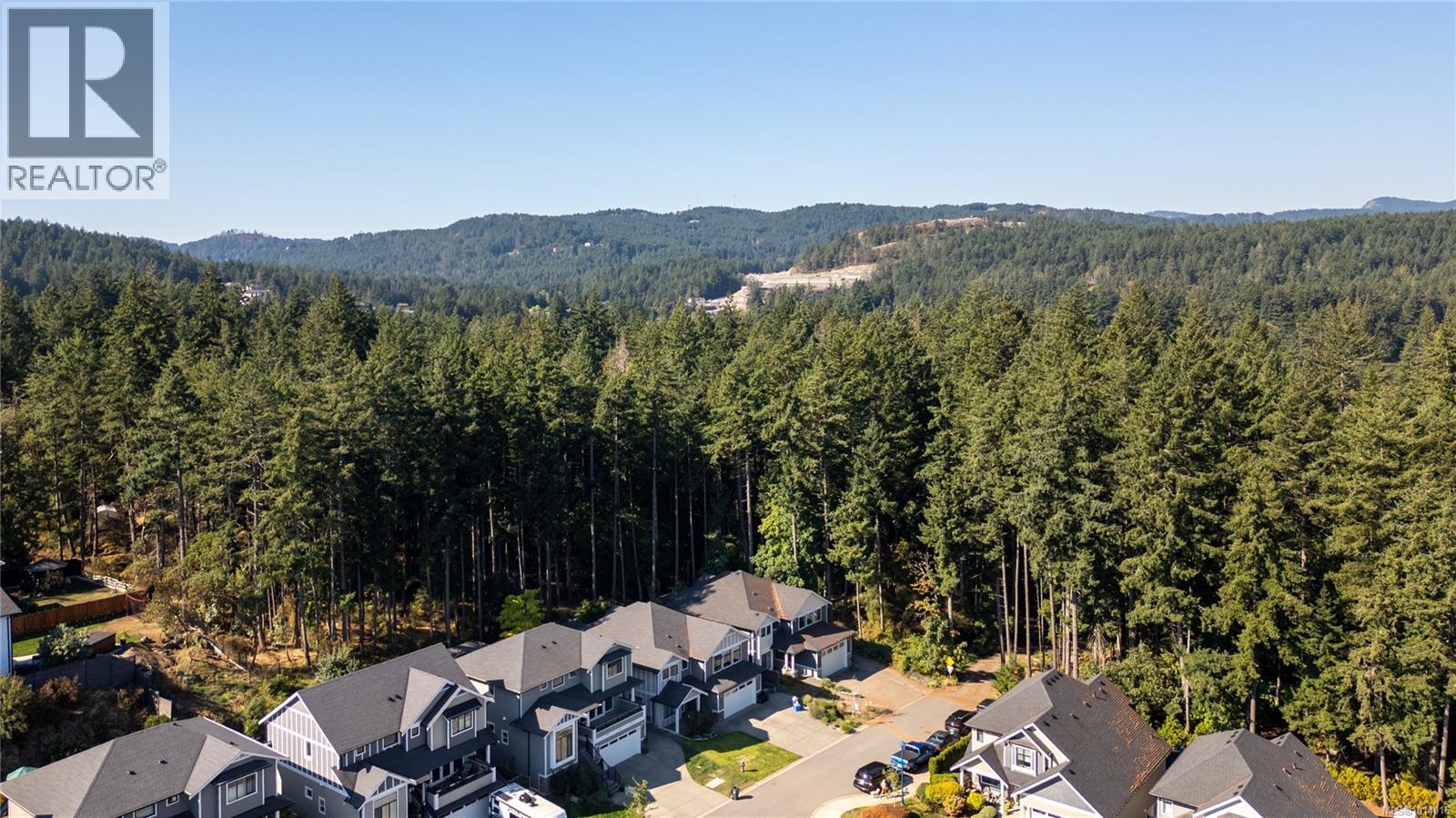  839 Ashbury Avenue, Langford