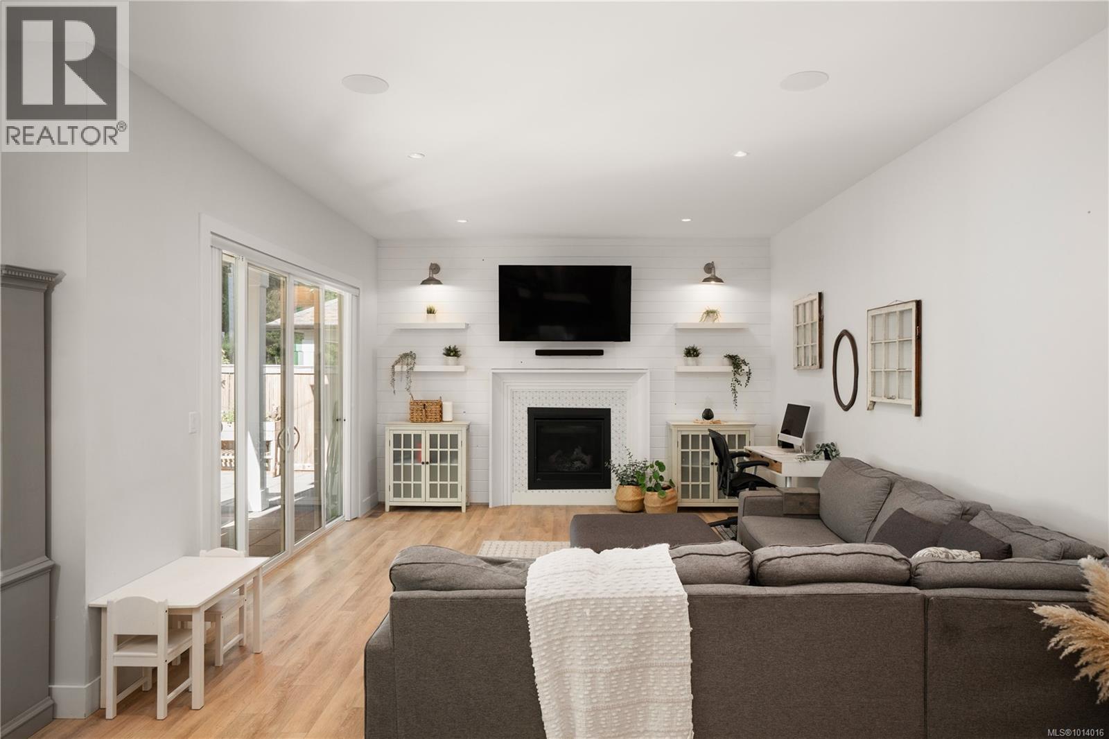  839 Ashbury Avenue, Langford