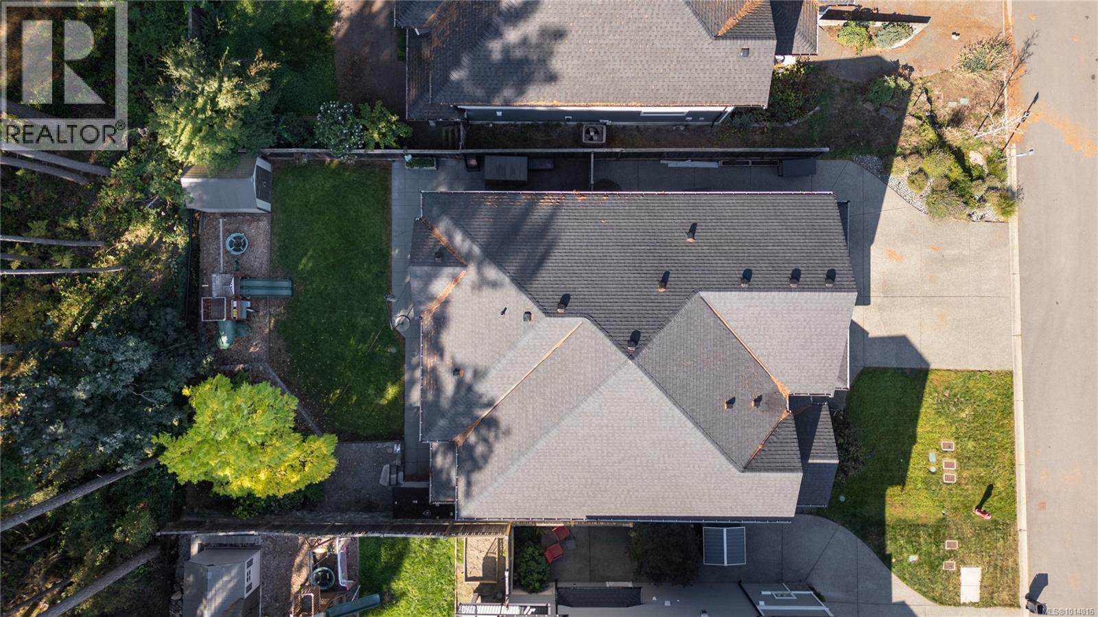  839 Ashbury Avenue, Langford