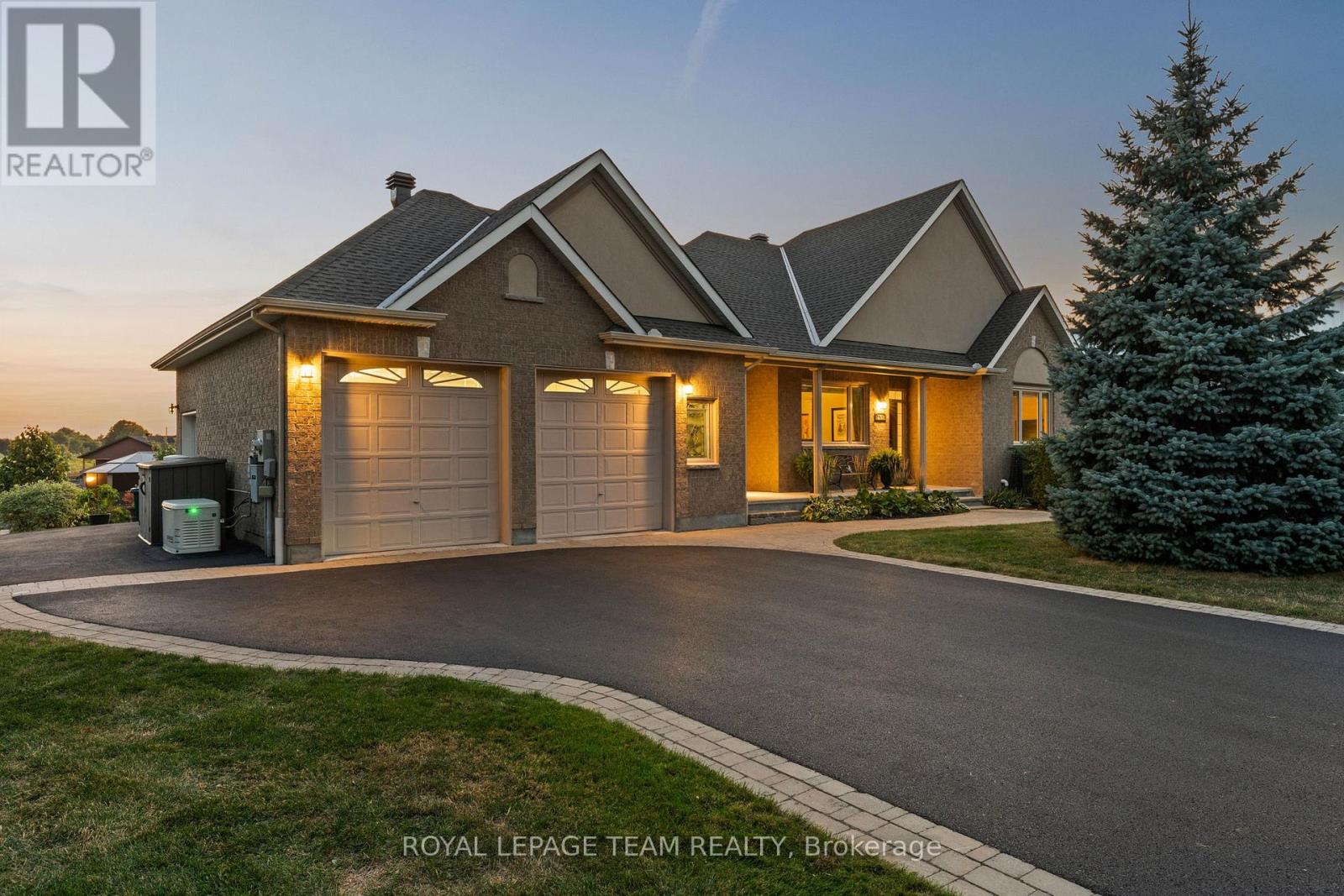 New roof/driveway 2025, fully landscaped