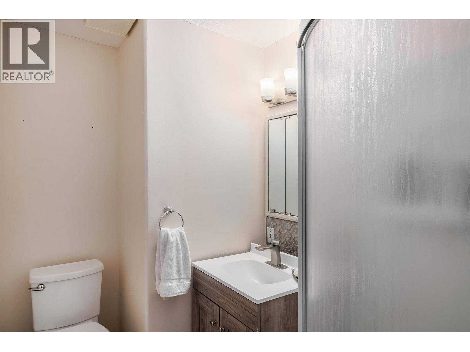  2376 Nahanni Court, Kelowna