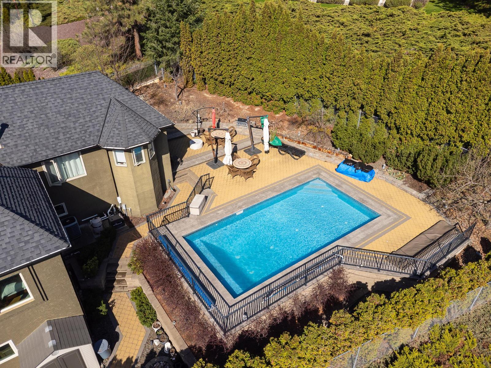  2376 Nahanni Court, Kelowna