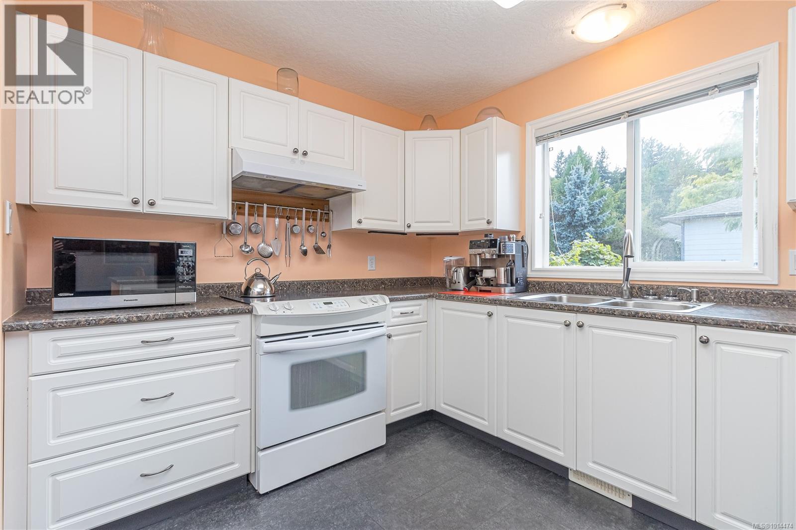 2888 Sequoia Way, Chemainus