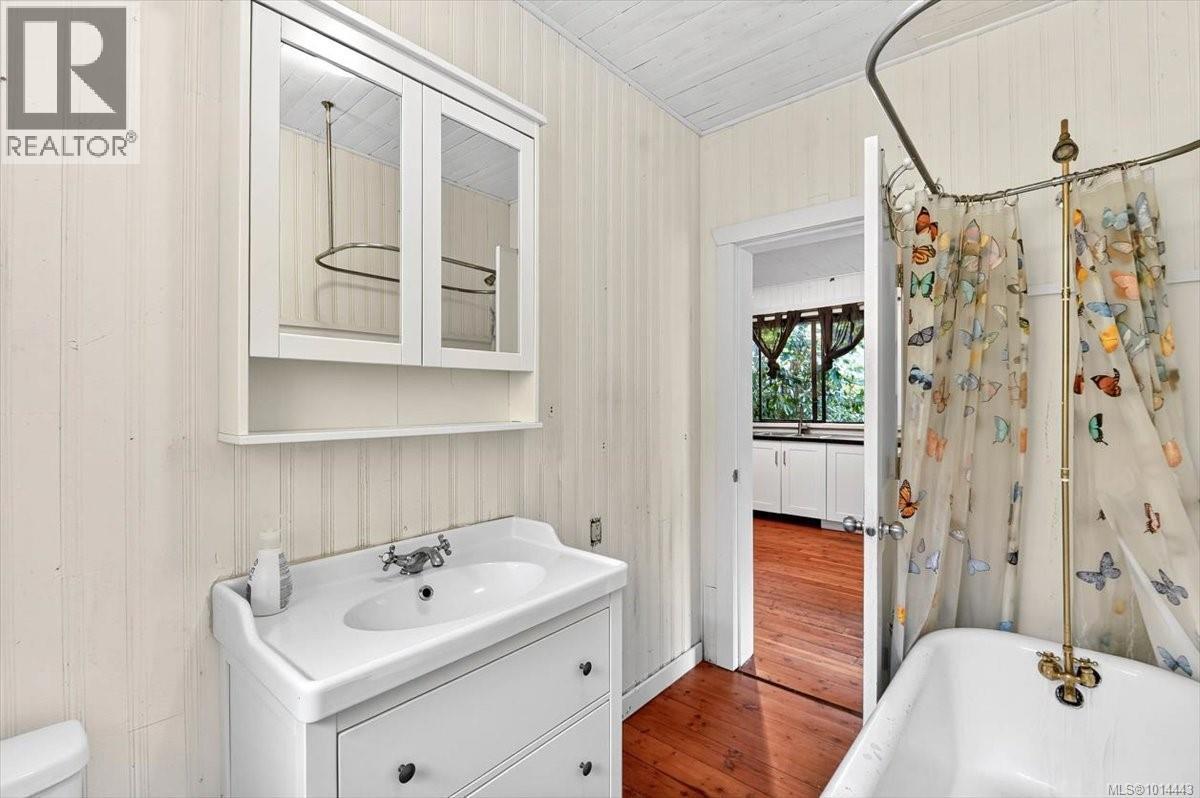 6045 River Rd, Port Alberni
