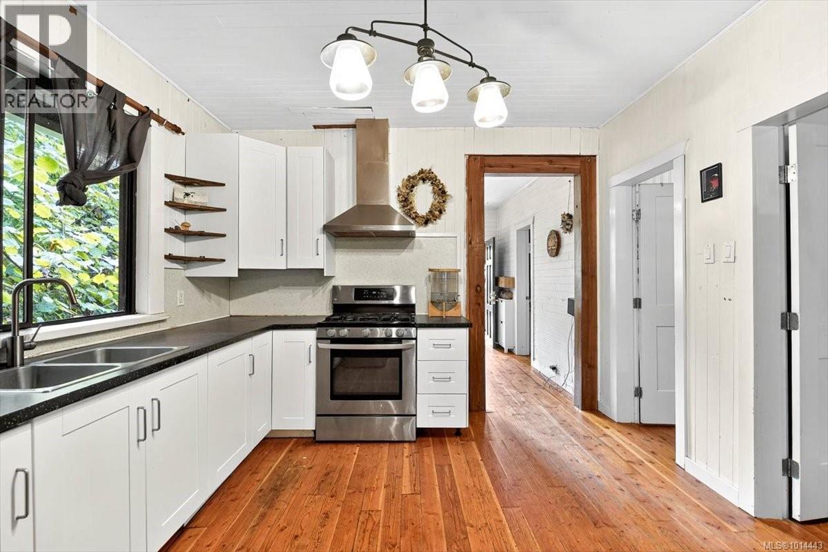 6045 River Rd, Port Alberni