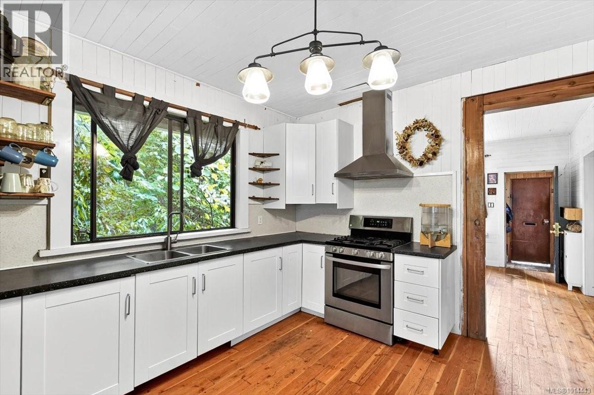 6045 River Rd, Port Alberni