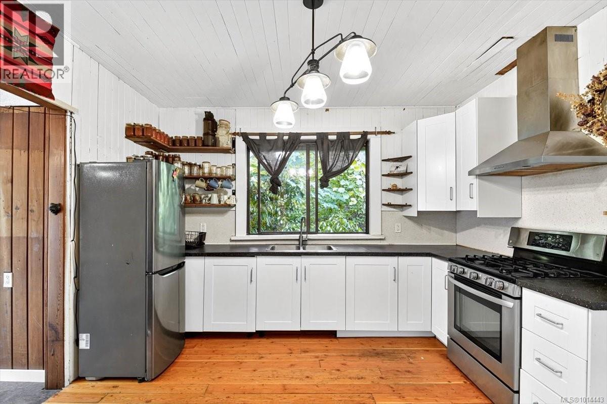 6045 River Rd, Port Alberni