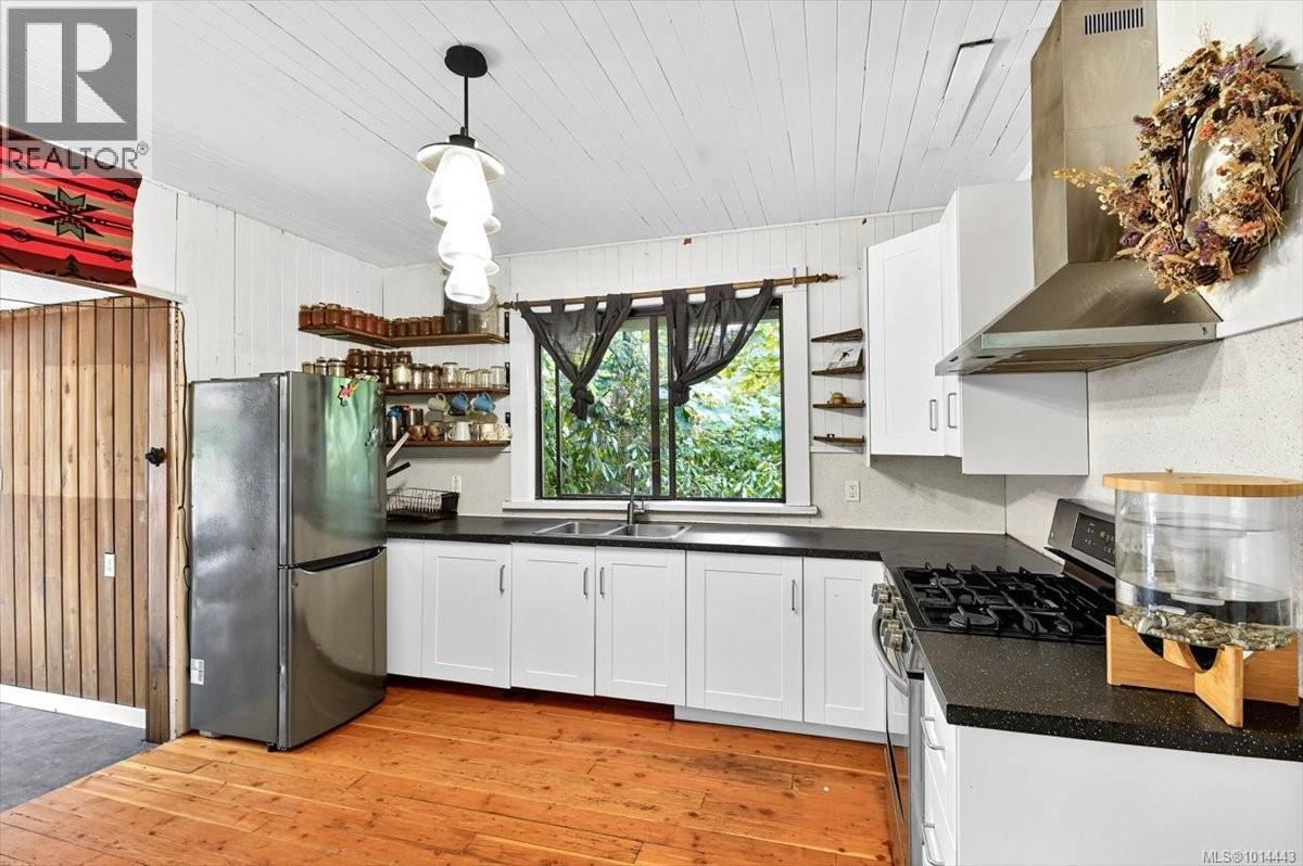 6045 River Rd, Port Alberni