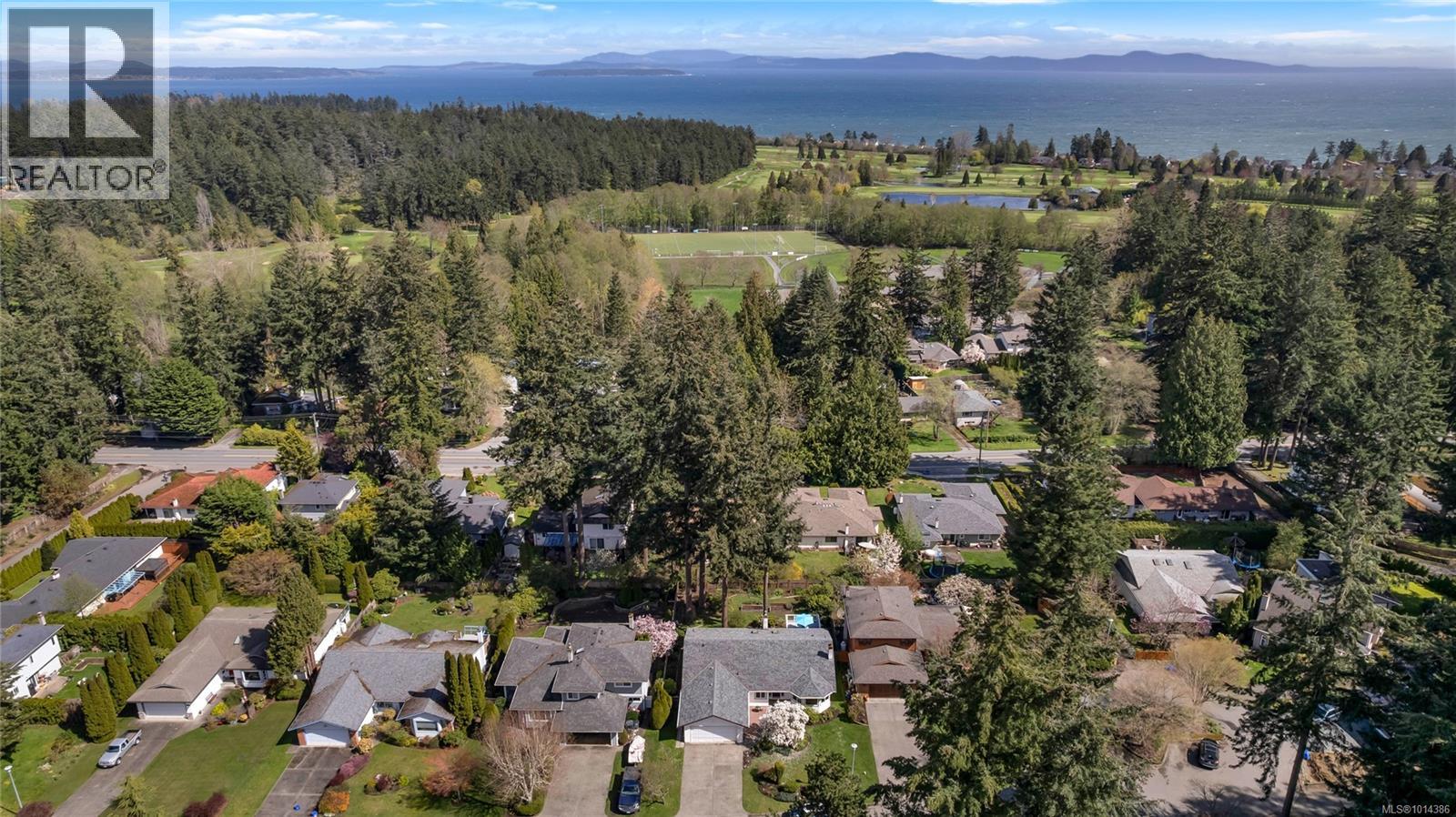  775 Menawood Place, Saanich