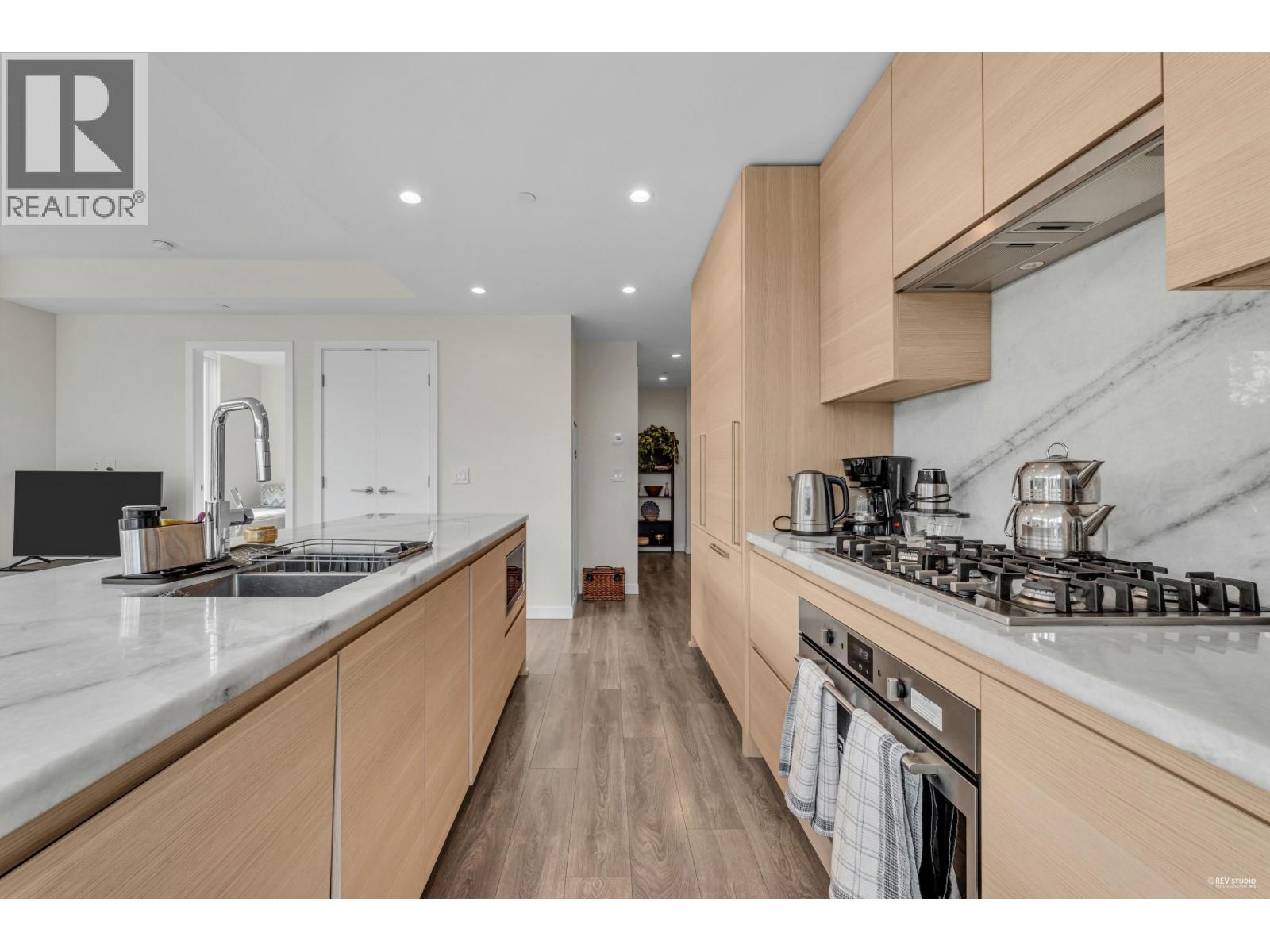 704 308 MORRISSEY ROAD, Port Moody