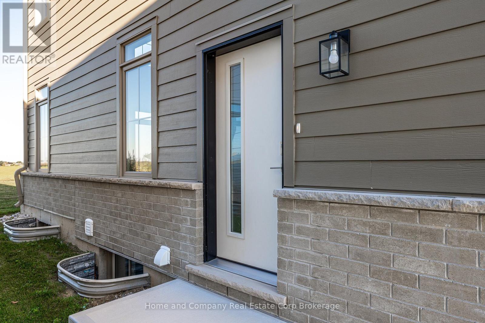 46 TRAIL SIDE DRIVE - 40
