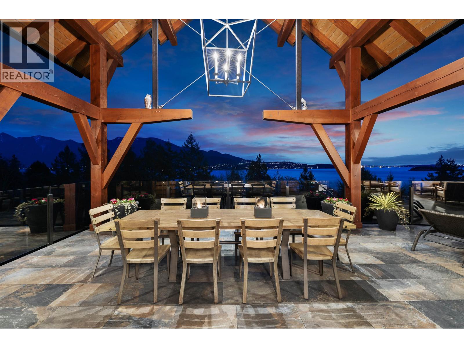 800 TAYLOR ROAD, Bowen Island