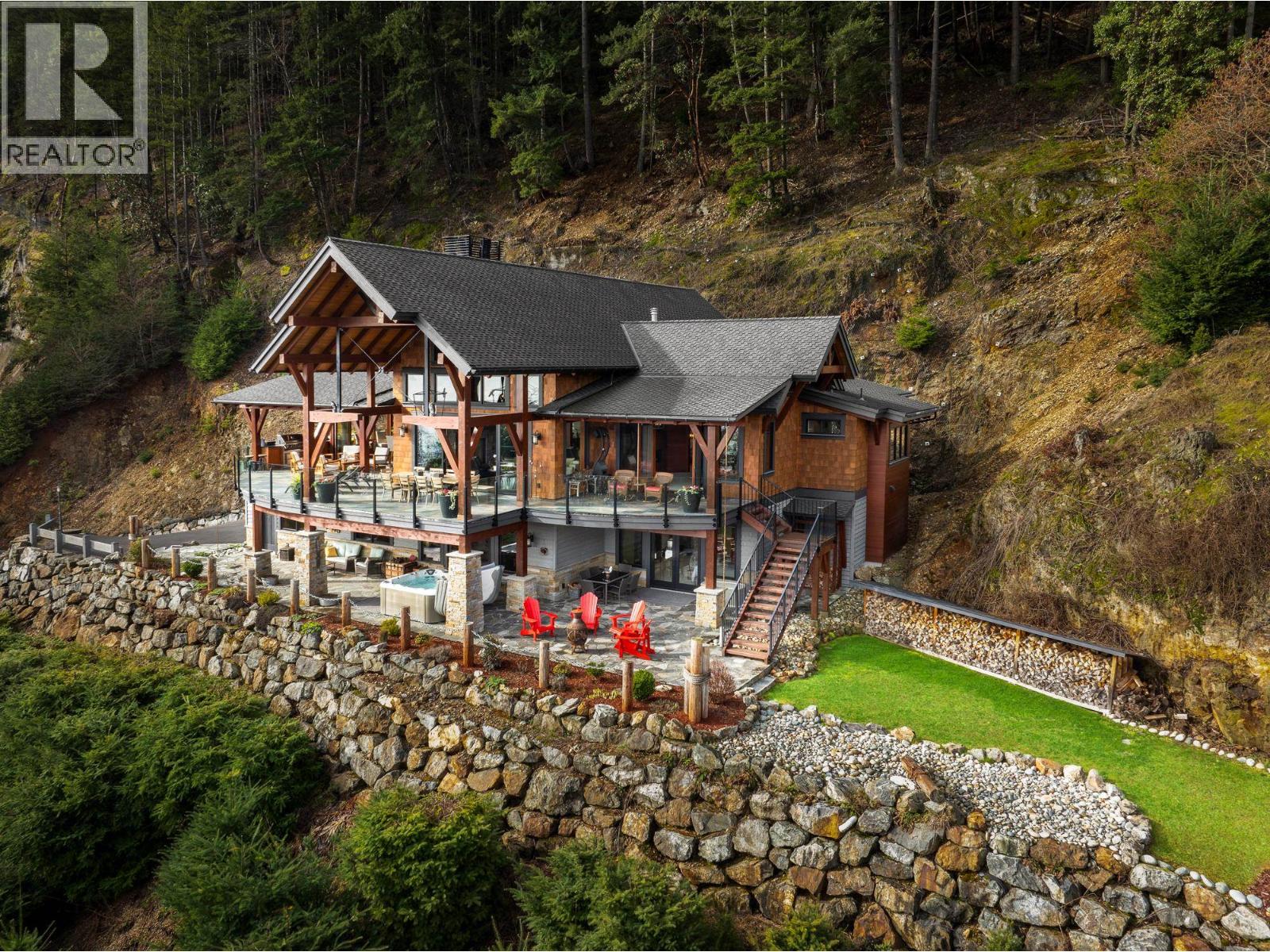 800 TAYLOR ROAD, Bowen Island