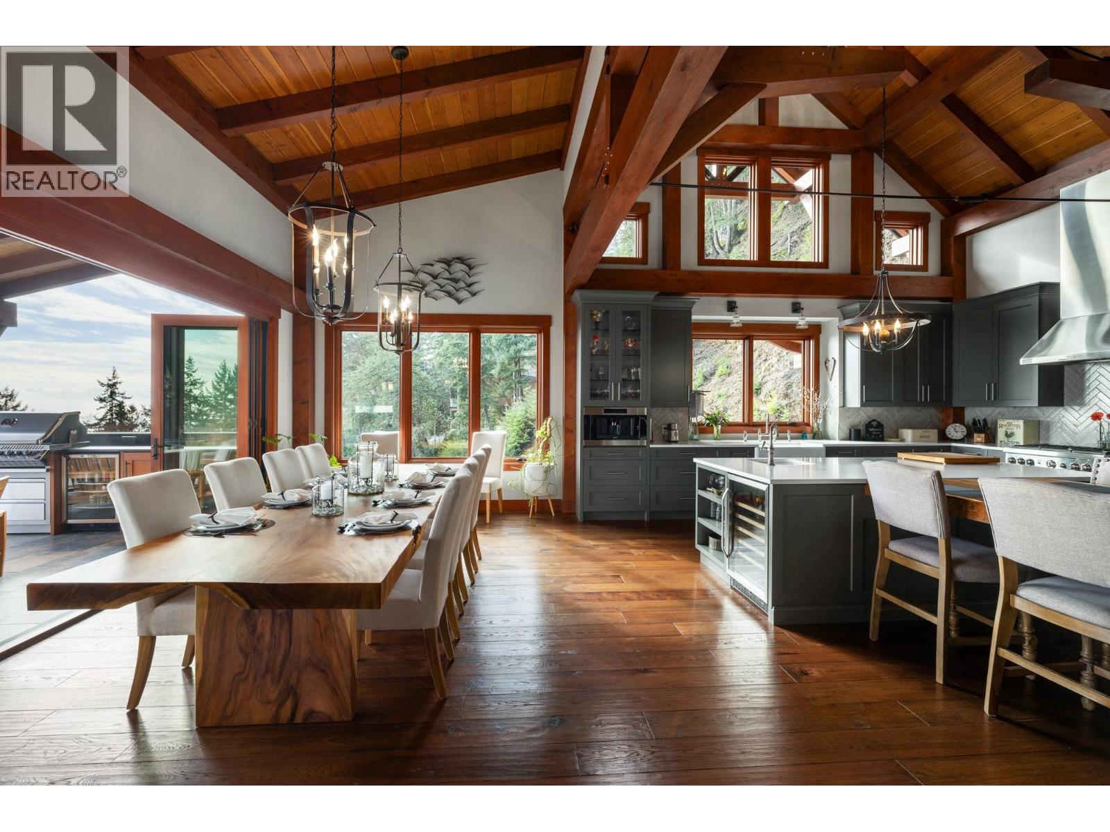 800 TAYLOR ROAD, Bowen Island