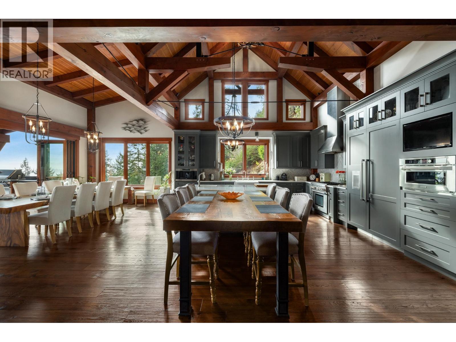 800 TAYLOR ROAD, Bowen Island