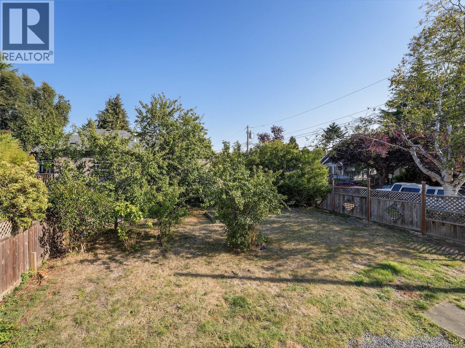 1250 Fairfield Rd, Victoria