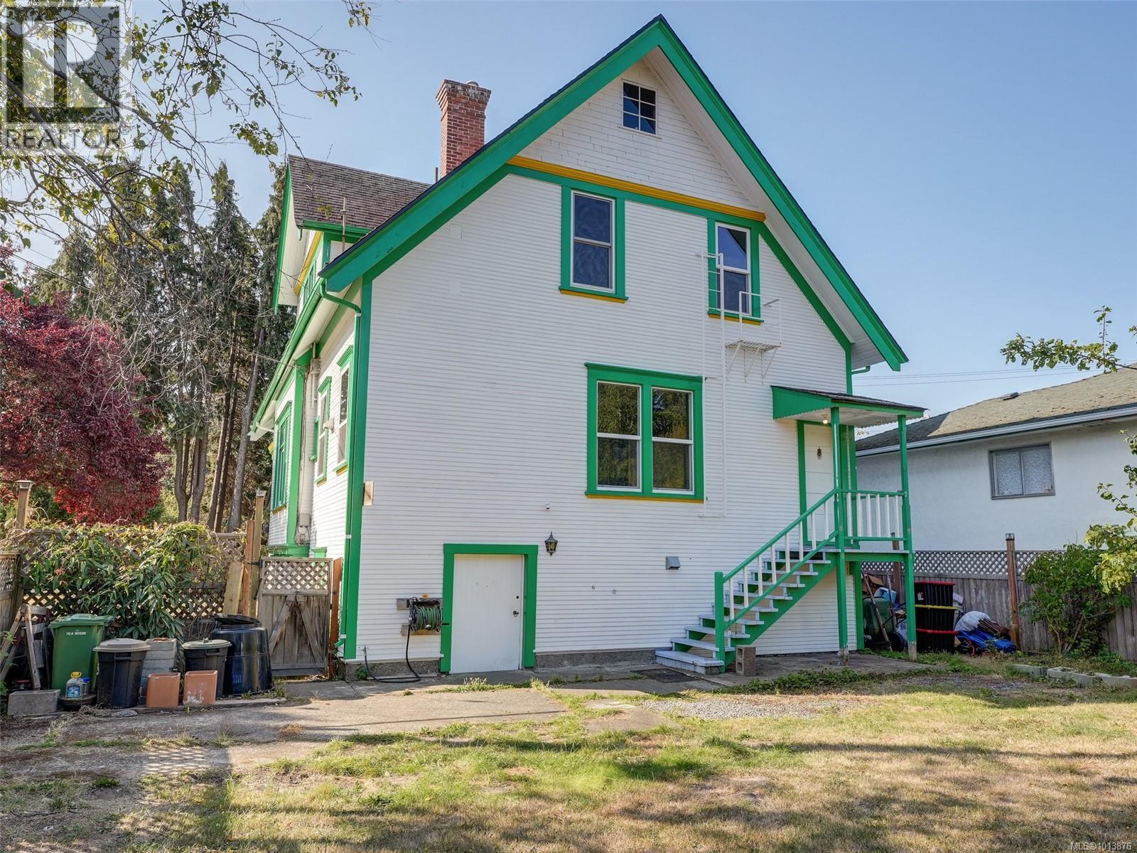 1250 Fairfield Rd, Victoria