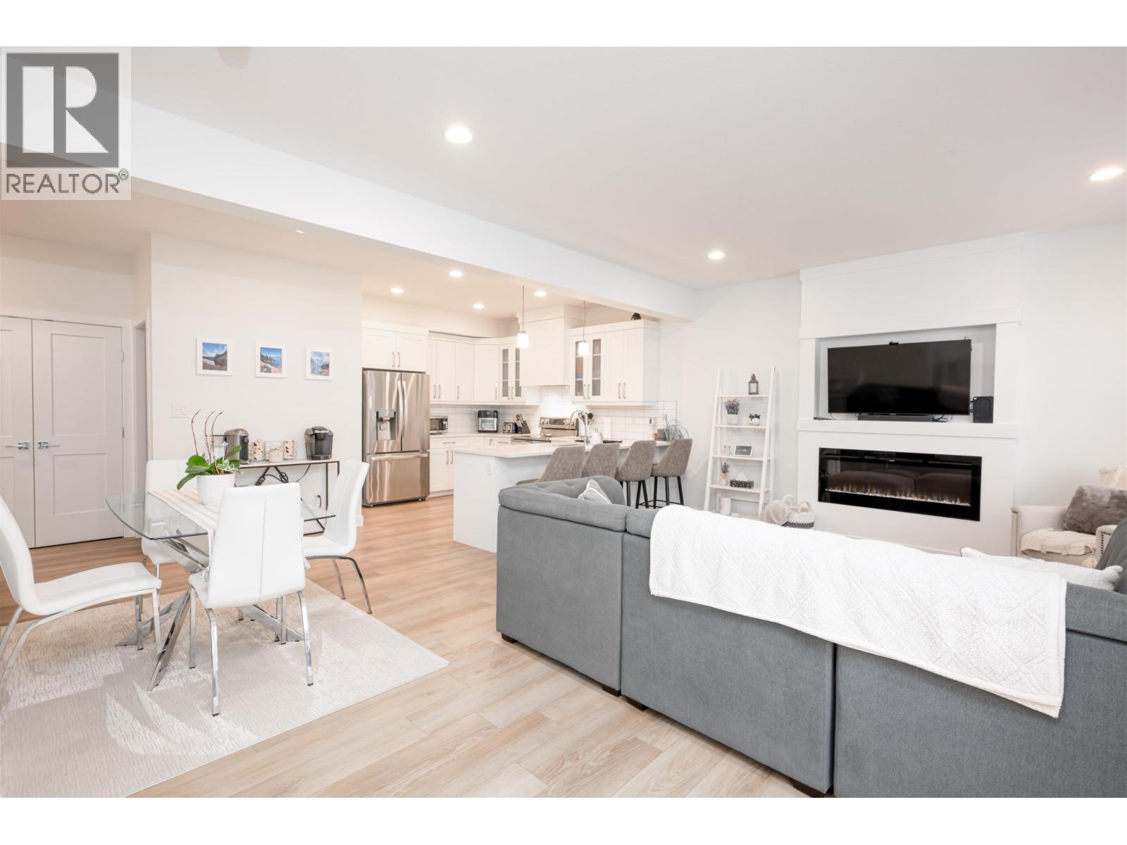 408 4274 22ND AVENUE, Prince George