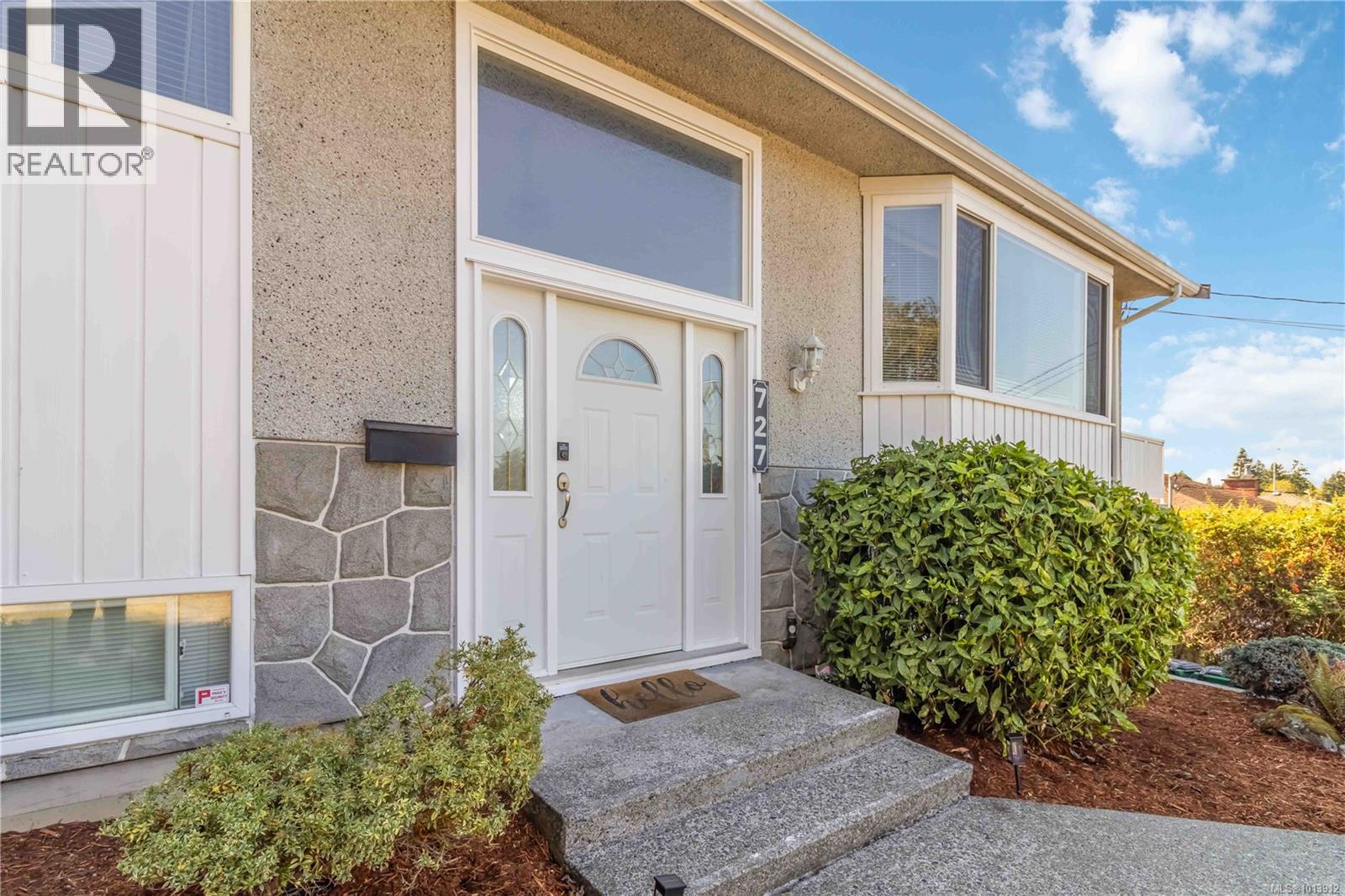 727 Chesterlea Road, Saanich