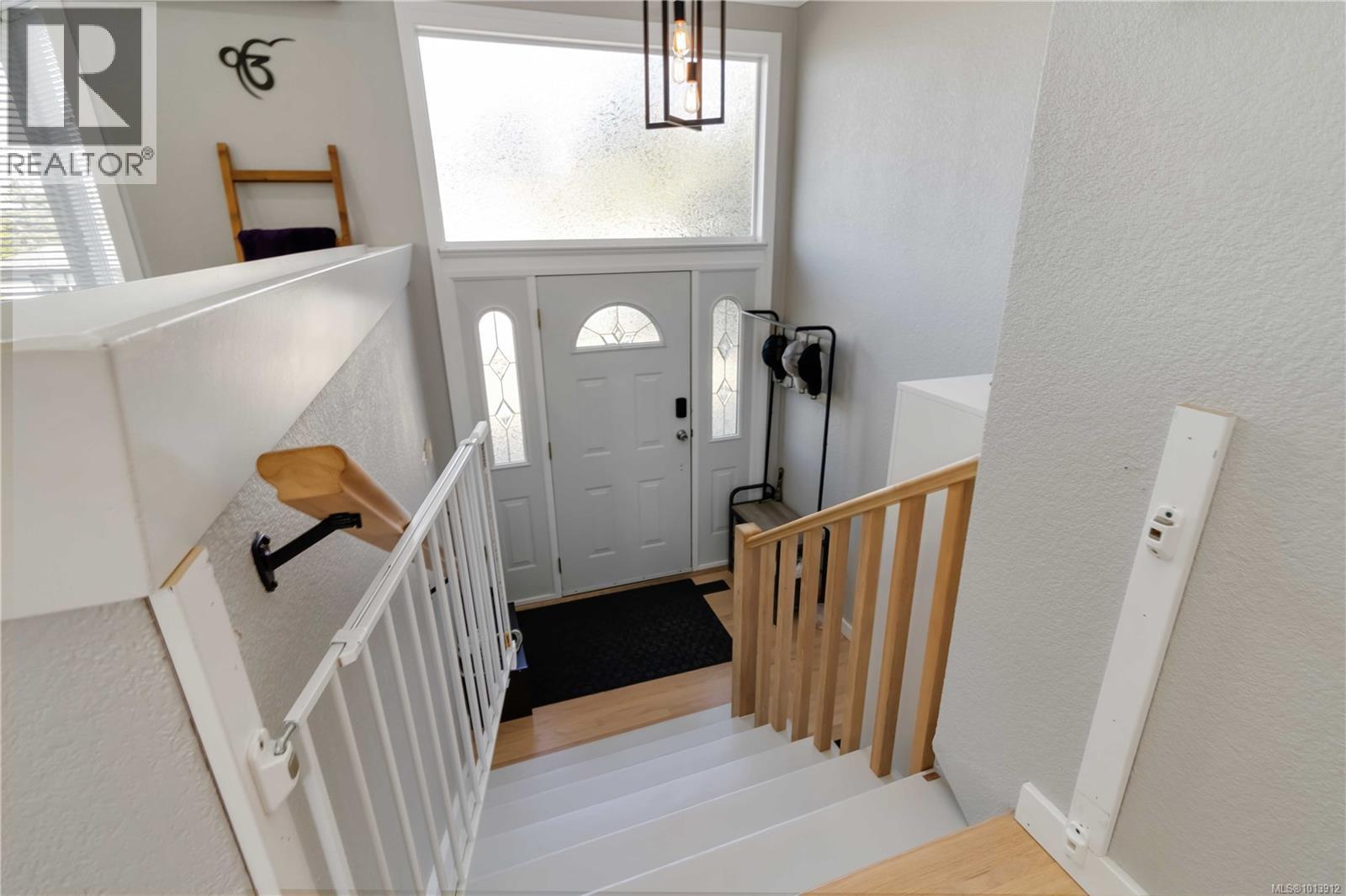  727 Chesterlea Road, Saanich
