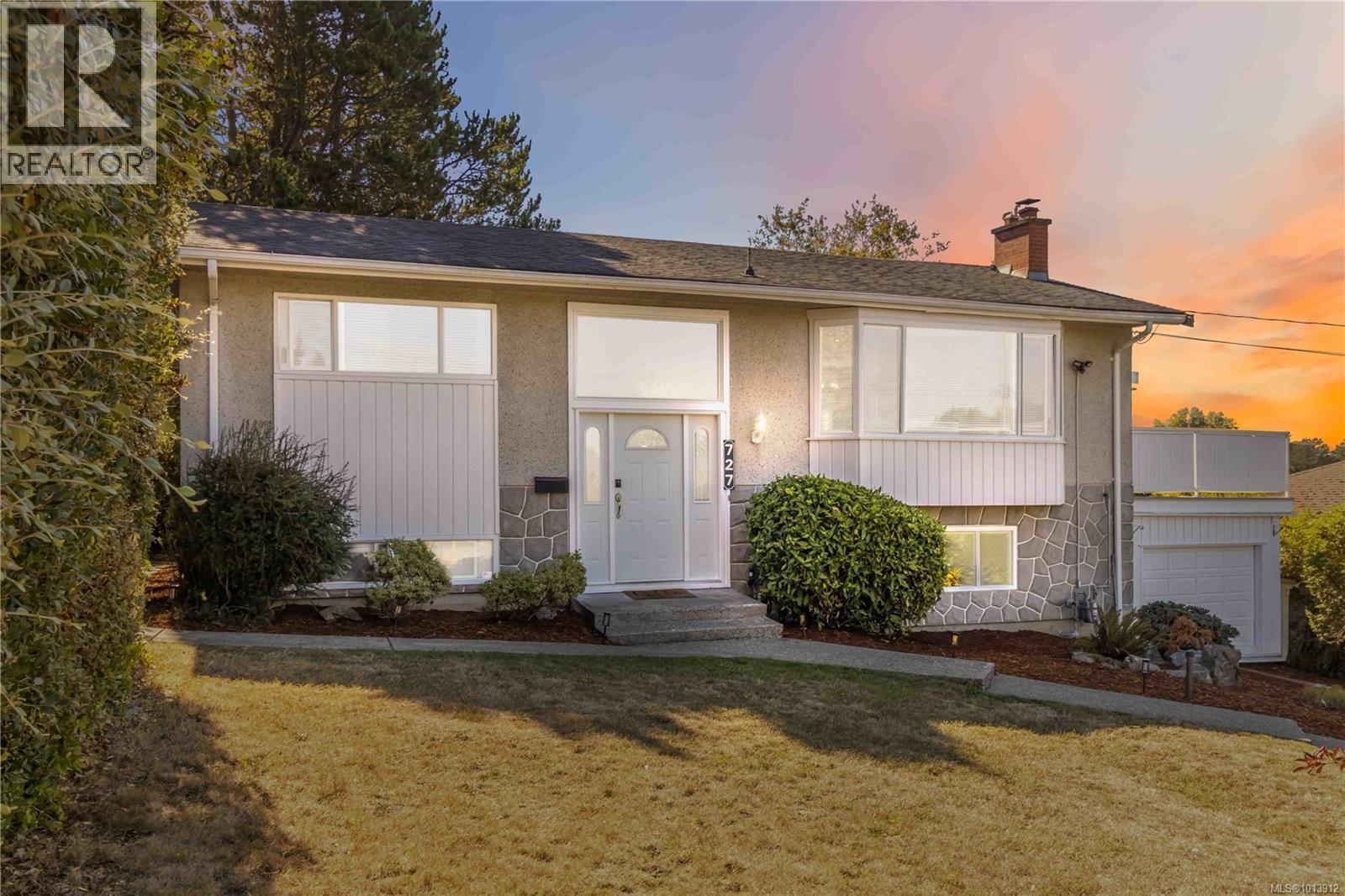  727 Chesterlea Road, Saanich