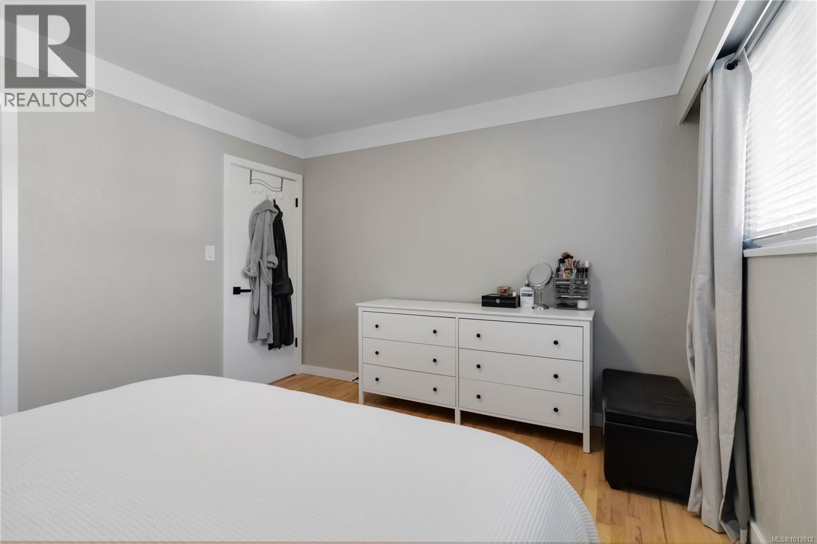  727 Chesterlea Road, Saanich