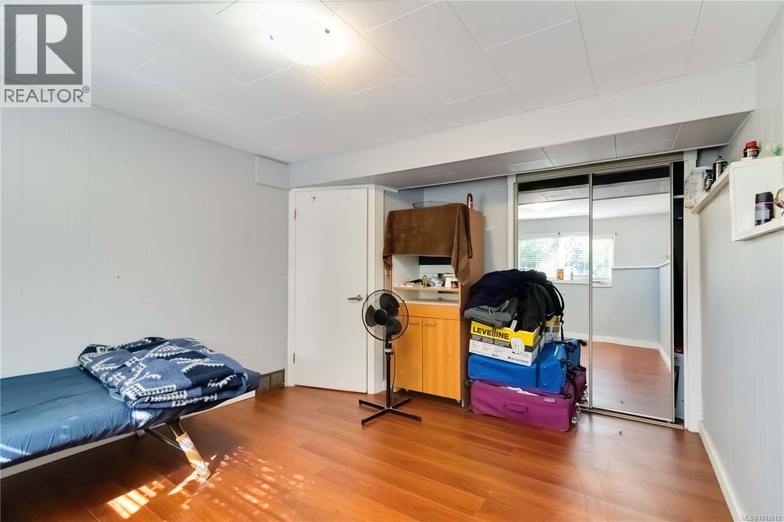  727 Chesterlea Road, Saanich