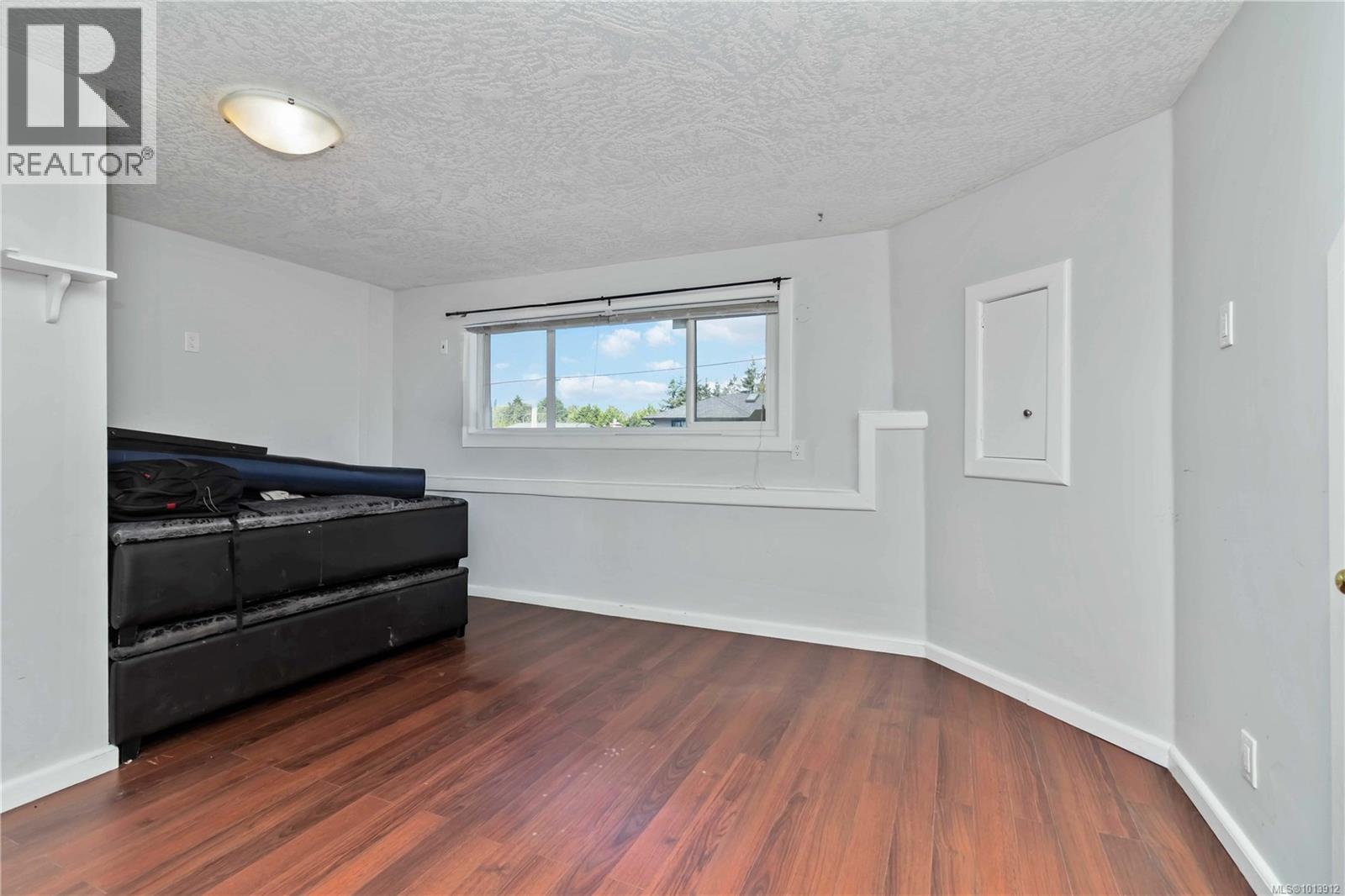  727 Chesterlea Road, Saanich