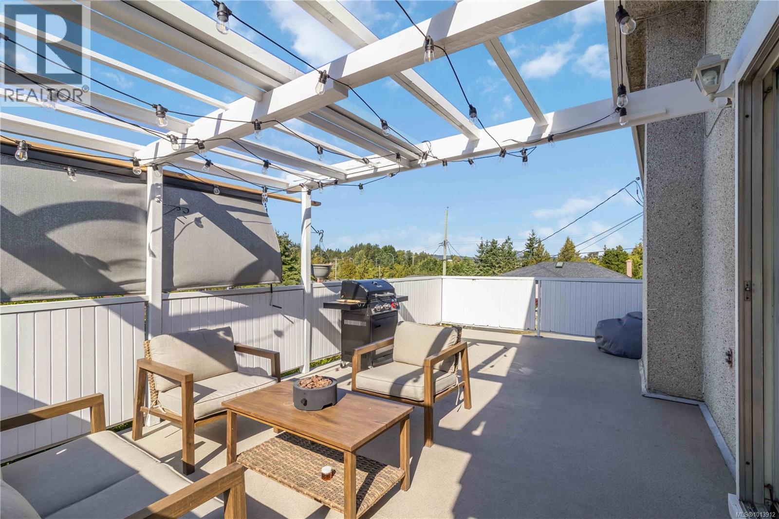  727 Chesterlea Road, Saanich