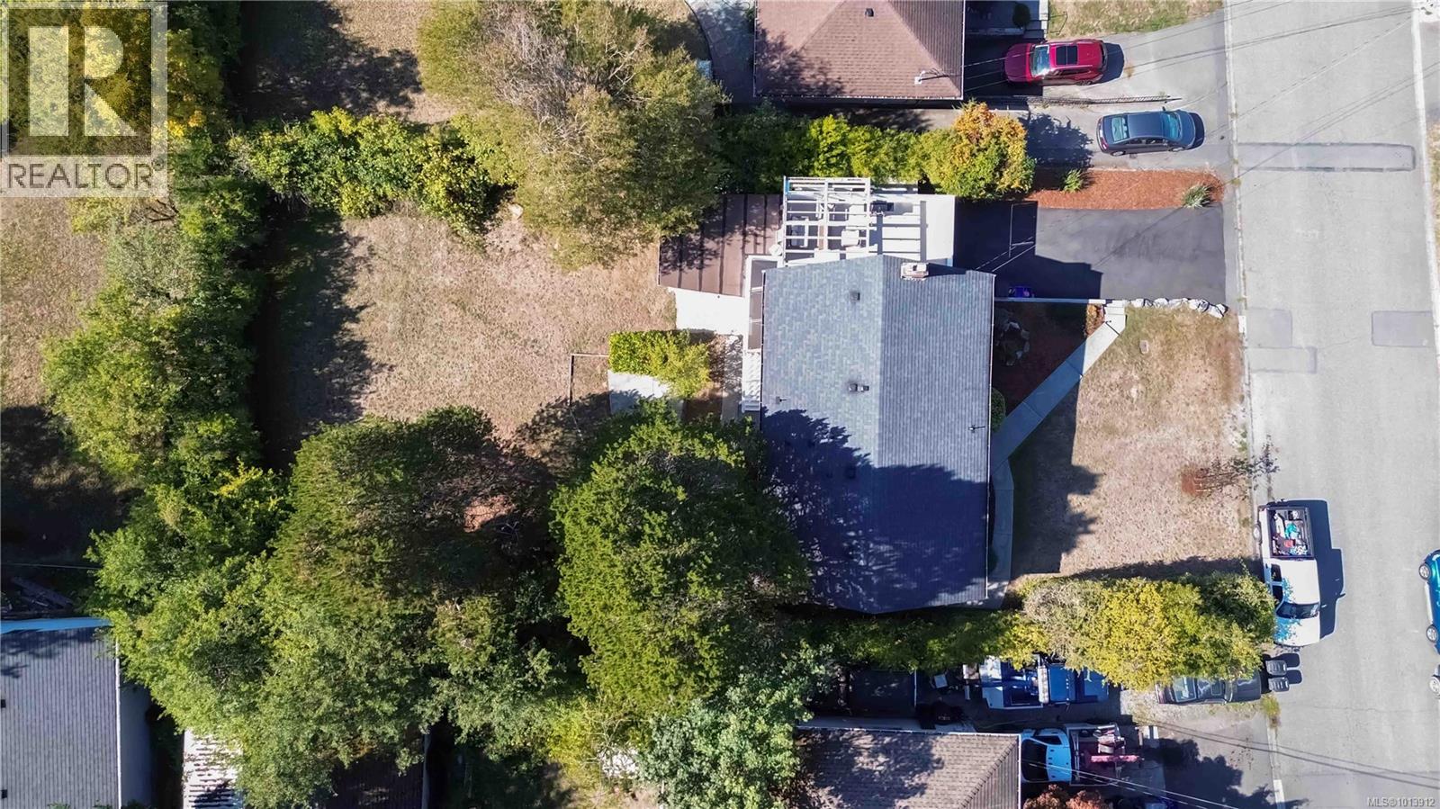  727 Chesterlea Road, Saanich