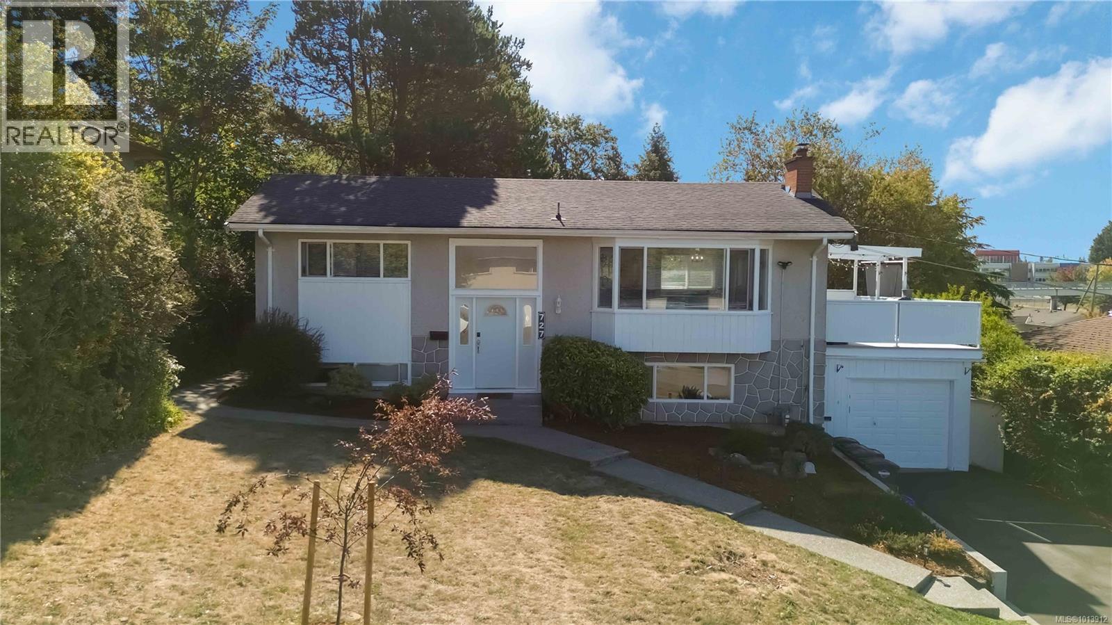  727 Chesterlea Road, Saanich