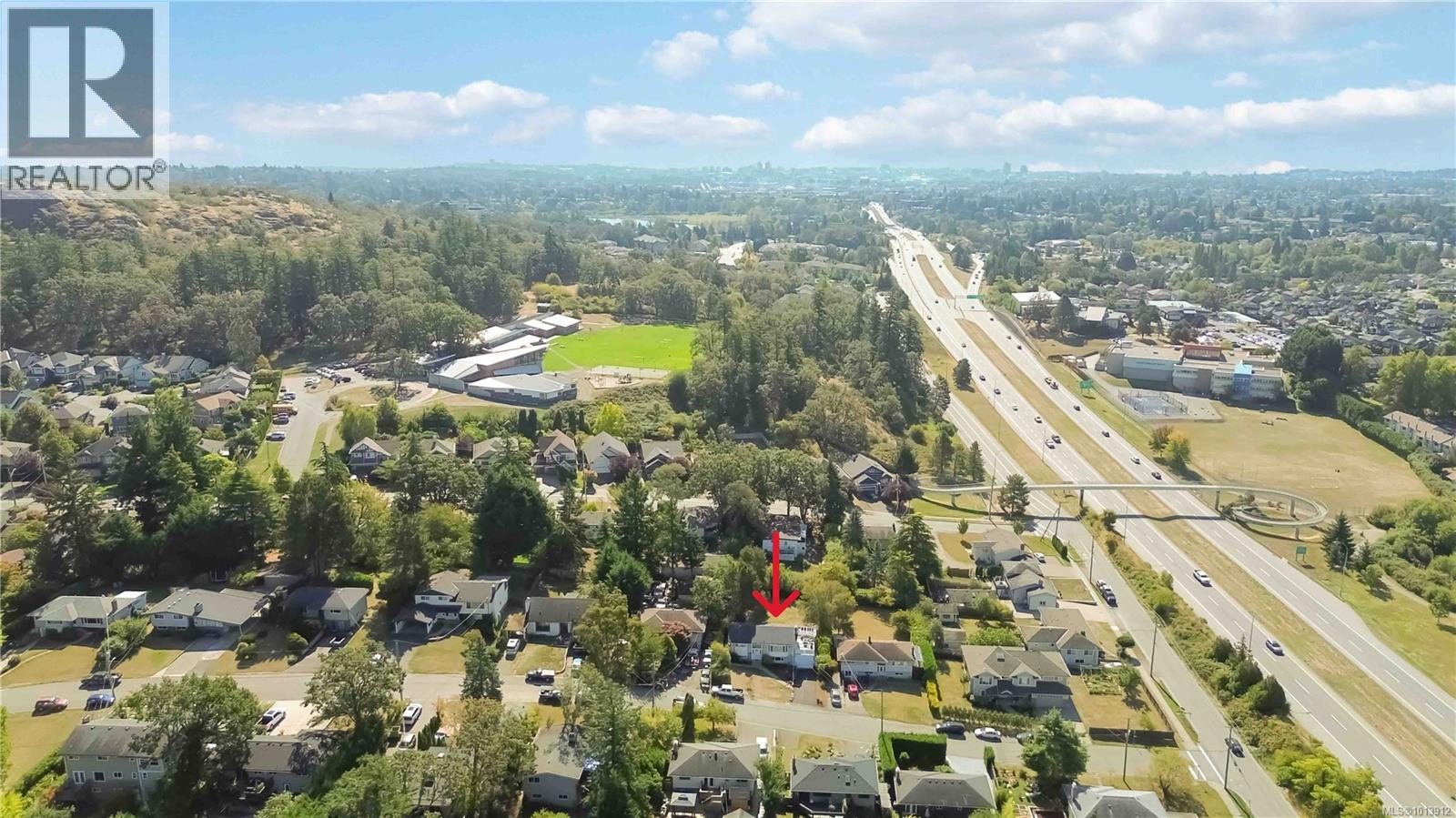  727 Chesterlea Road, Saanich