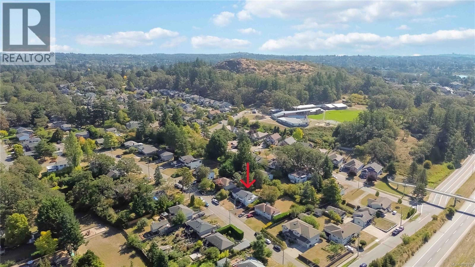  727 Chesterlea Road, Saanich