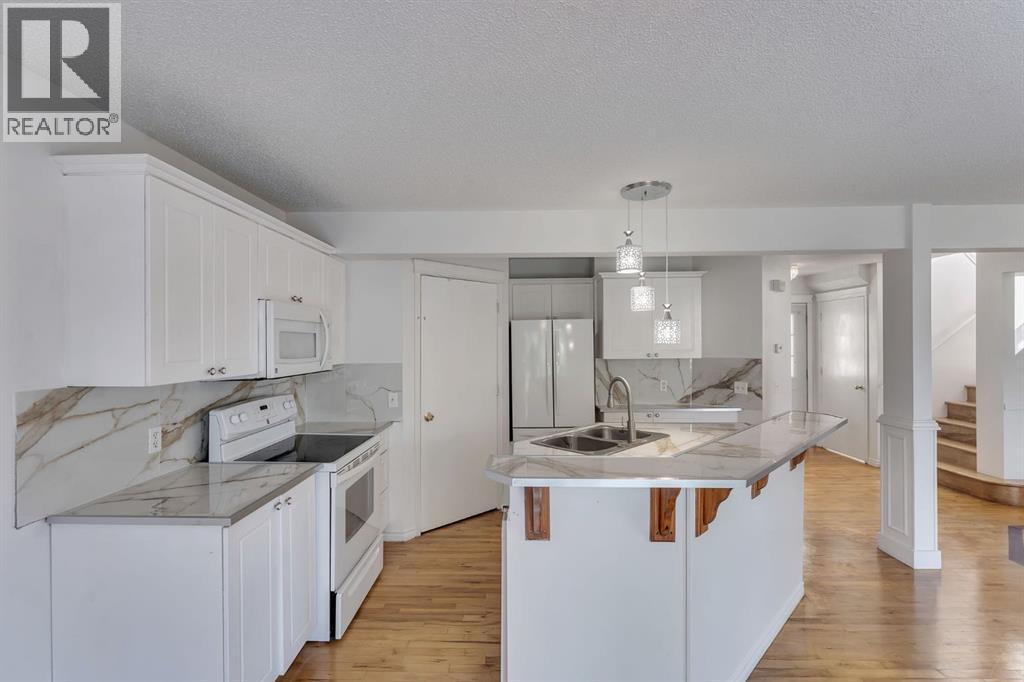 Single Family House for Sale in  Hidden Ranch Place NW Hidden Valley Calgary 