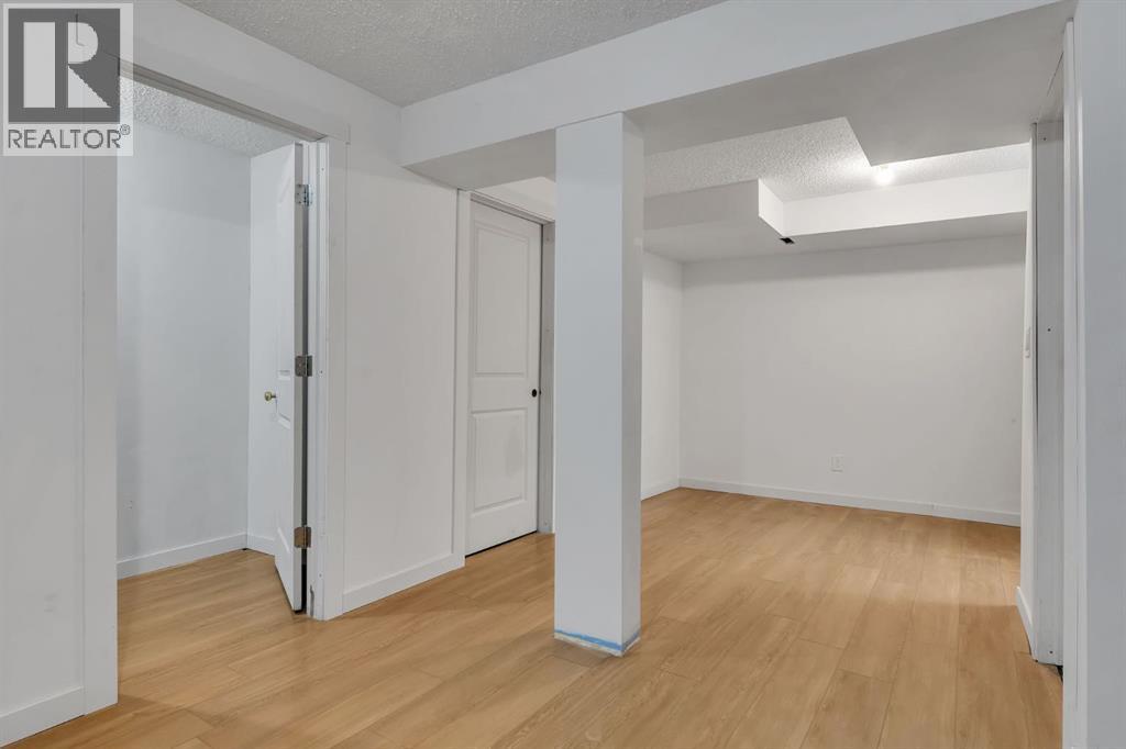 Single Family House for Sale in  Hidden Ranch Place NW Hidden Valley Calgary 