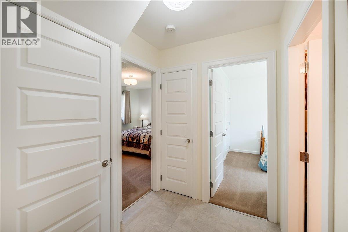 3317 3RD Avenue, Castlegar
