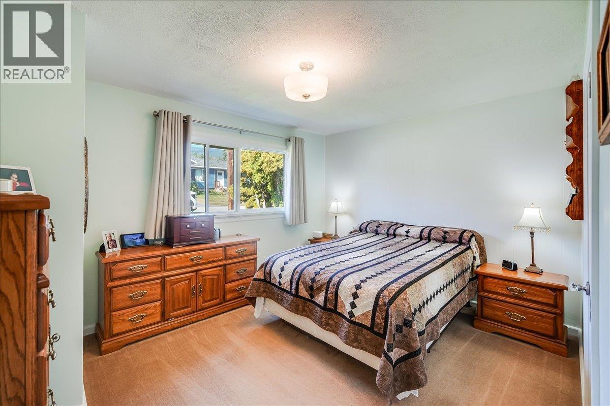 3317 3RD Avenue, Castlegar