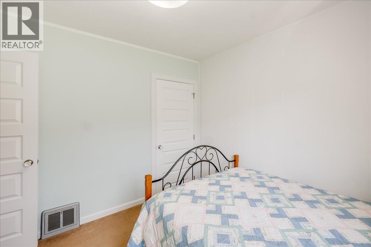 3317 3RD Avenue, Castlegar