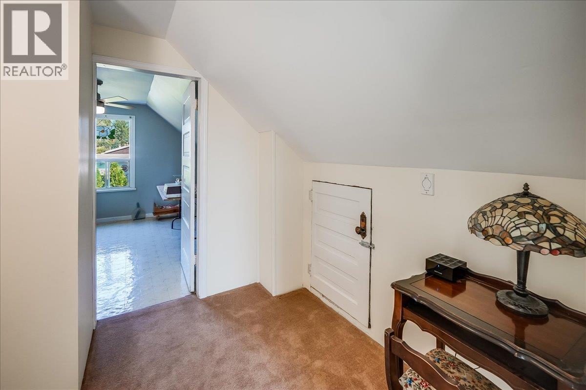 3317 3RD Avenue, Castlegar