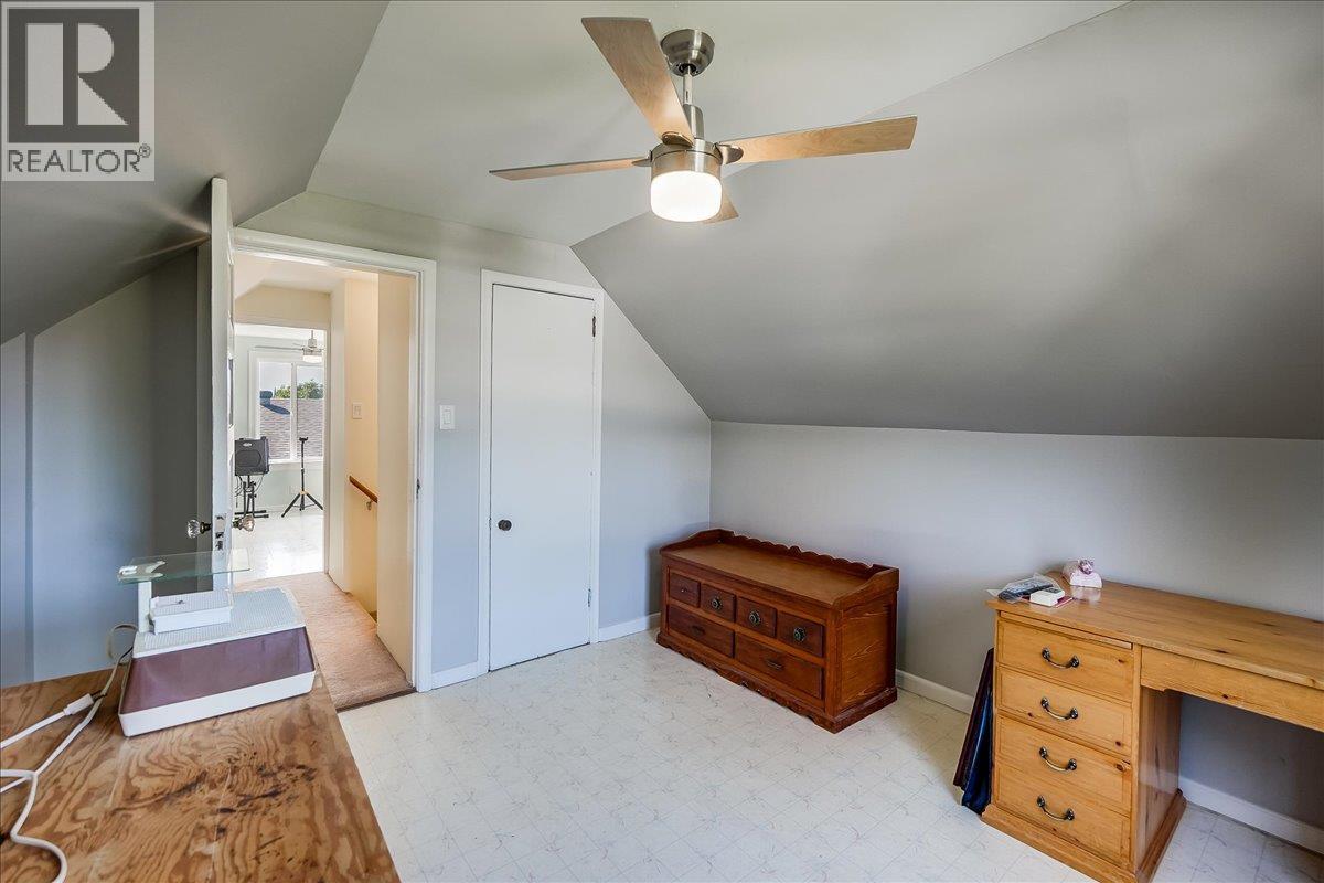 3317 3RD Avenue, Castlegar