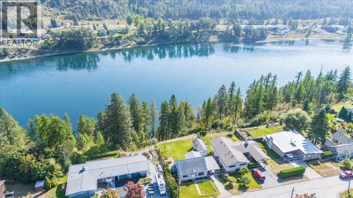 3317 3RD Avenue, Castlegar