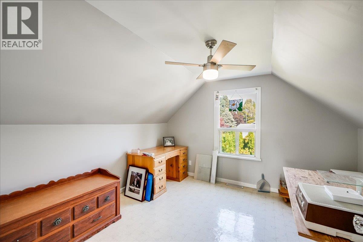 3317 3RD Avenue, Castlegar
