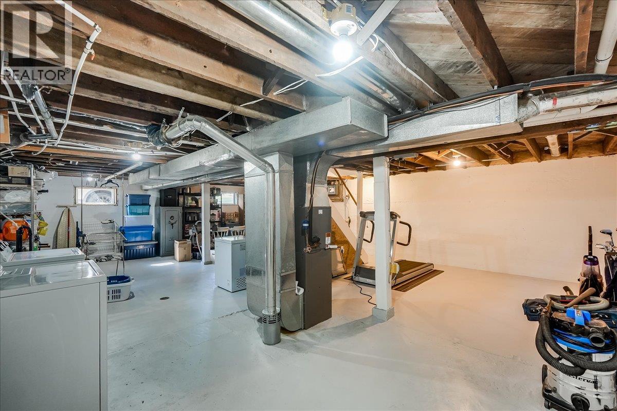 3317 3RD Avenue, Castlegar