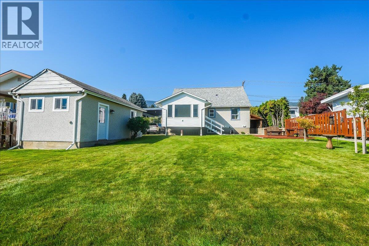 3317 3RD Avenue, Castlegar