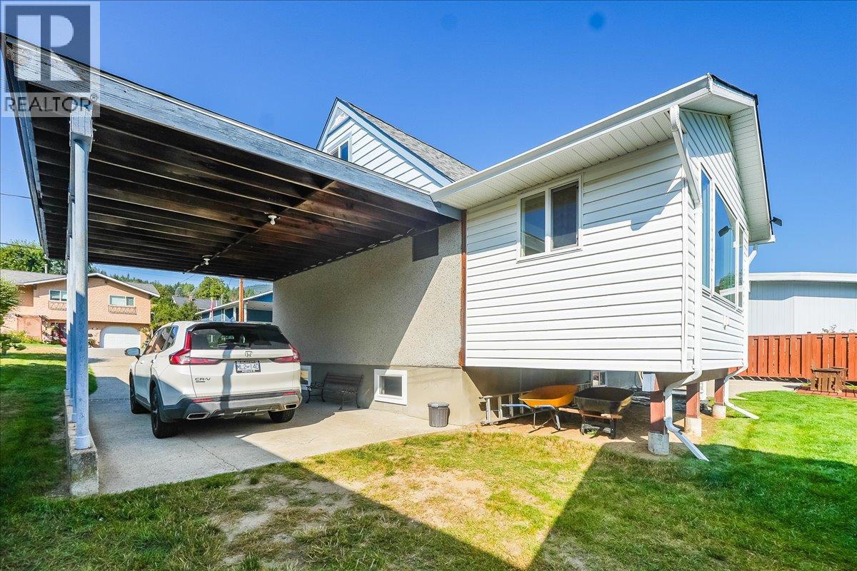 3317 3RD Avenue, Castlegar