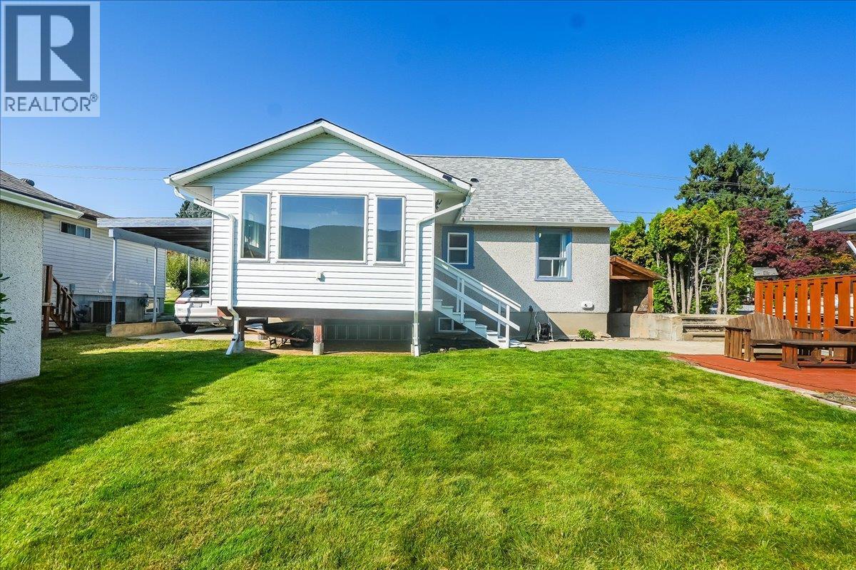 3317 3RD Avenue, Castlegar