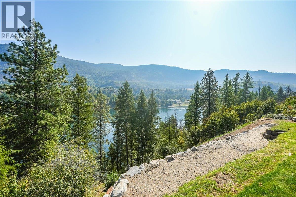 3317 3RD Avenue, Castlegar