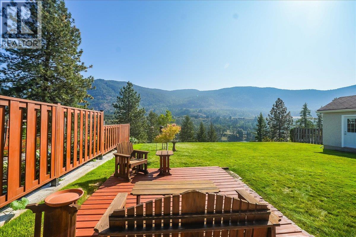 3317 3RD Avenue, Castlegar